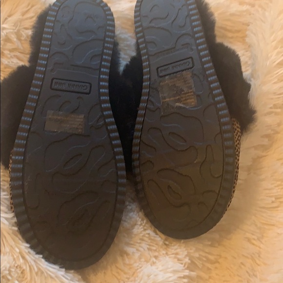 Slippers - Picture 3 of 3